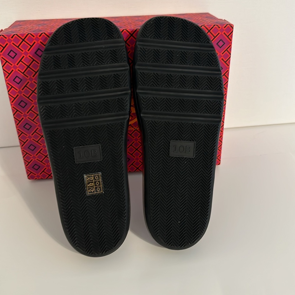 Authentic Tory Burch
Bubble Jelly Slide
Sandal (Women) - Picture 7 of 10